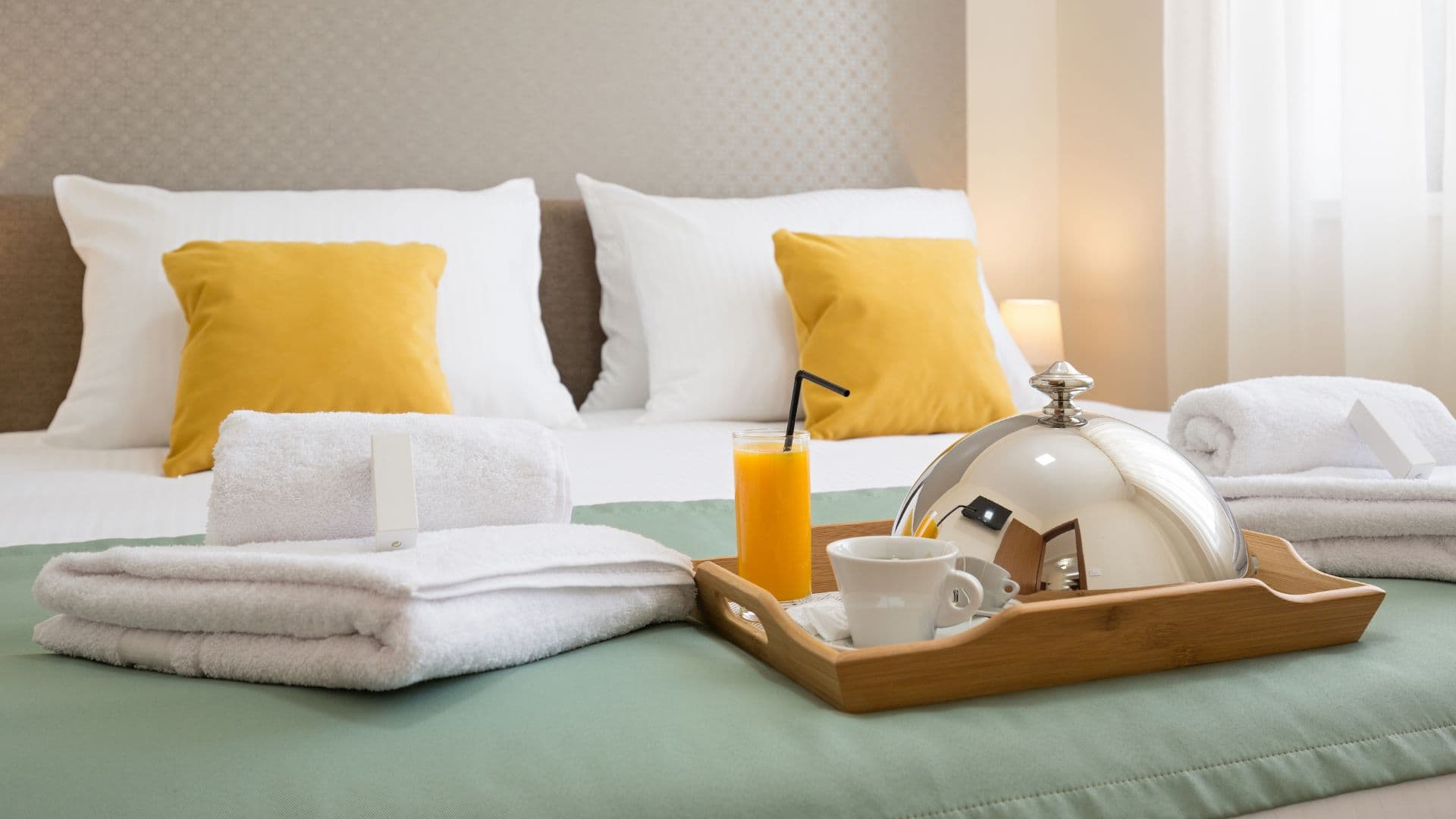 Secrets Behind Washing Hotel Sheets From a the Housekeepers